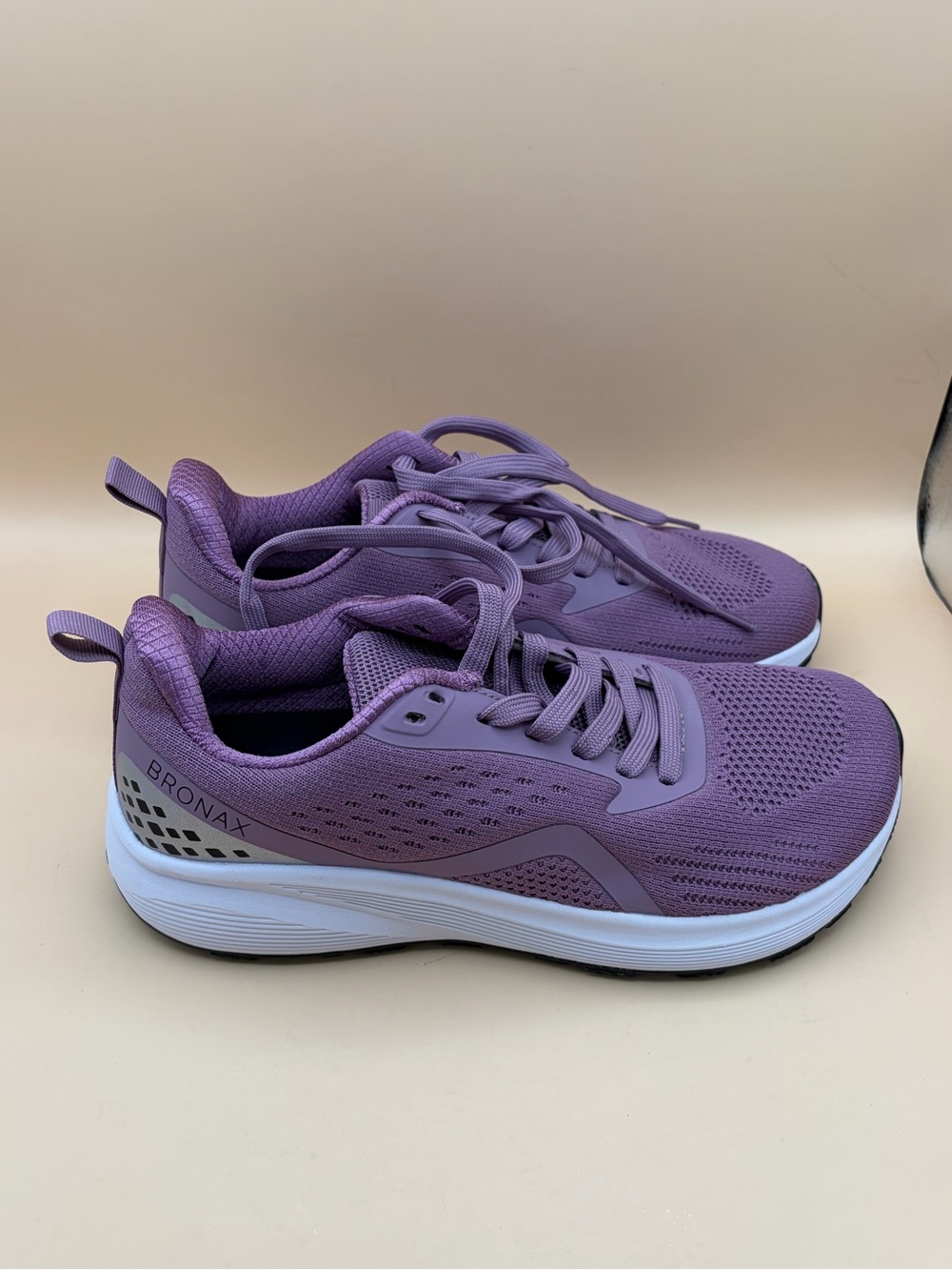 Bronax Lavender Women's Size EU 40 Athletic Sneakers
